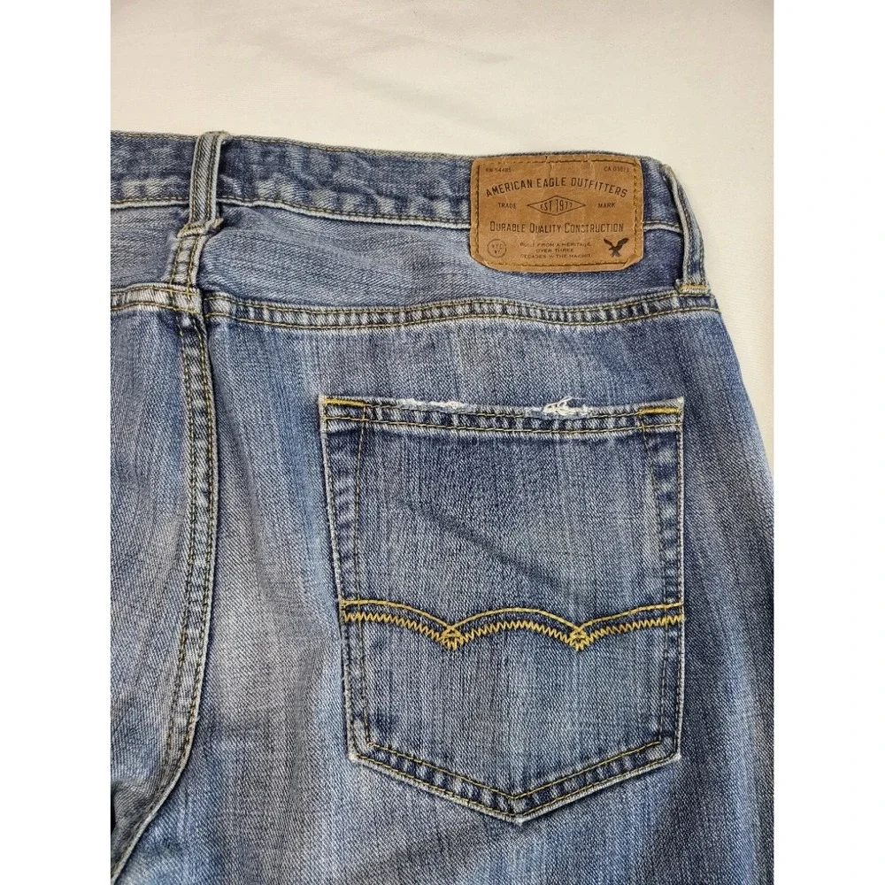 American Eagle Original Straight Jeans Mens 33x30 Medium Wash Blue Denim